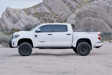 画像をギャラリービューアに読み込む, Fabtech 16-19 Toyota Tundra 4WD Trd Pro 4in Perf Sys w/Dlss 2.5 C/O Resi &amp;Rr Dlss