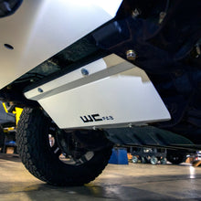 画像をギャラリービューアに読み込む, Wehrli 2011-19 GM 2500/3500 HD Lower Splash Shield Kit - Gloss White