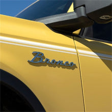 画像をギャラリービューアに読み込む, Ford Racing 21-23 Bronco Script Fender Badge - Silver