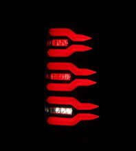 画像をギャラリービューアに読み込む, AlphaRex 99-06 Chevrolet Silverado/99-06 GMC Sierra LUXX-Series LED Tail Lights - Black/Red