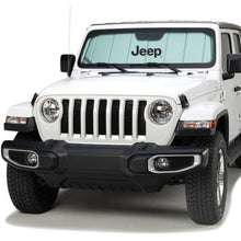 画像をギャラリービューアに読み込む, Covercraft 11-18 Jeep Wrangler (JK) UVS100 Custom Sunscreen with Jeep logo