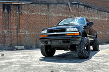 画像をギャラリービューアに読み込む, 6 Inch Lift Kit | TD | Chevy/GMC Blazer 4 Door/S10 Truck 4 Door/S15 Jimmy 4 Door (94-04)