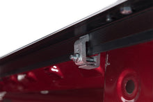 画像をギャラリービューアに読み込む, Tonno Pro 14-19 Chevy Silverado 1500 5.8ft Fleetside Lo-Roll Tonneau Cover
