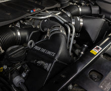 画像をギャラリービューアに読み込む, Mishimoto 12-16 BMW F10 M5 Intercooler Kit (Wrinkle Black)