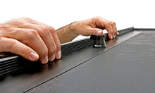 画像をギャラリービューアに読み込む, Roll-N-Lock 15-18 Chevy Colorado/Canyon LB 71-1/2in M-Series Retractable Tonneau Cover