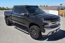 画像をギャラリービューアに読み込む, RealTruck 19-25 Chevy Silverado 1500 CC 4dr VoltStep Electric Running Board Kit - Tex. Blk