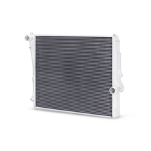 画像をギャラリービューアに読み込む, Mishimoto 99-06 BMW 323i/323i/328i/330i Performance Aluminum Radiator