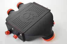 画像をギャラリービューアに読み込む, CSF 2014+ BMW M3/M4 (F8X) Top Mount Charge-Air-Cooler - Crinkle Black