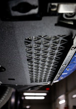 画像をギャラリービューアに読み込む, Mishimoto 2021+ BMW G80/G82/G87 M2/M3/M4 Skid Plate Engine - Wrinkle Black