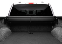 画像をギャラリービューアに読み込む, Roll-N-Lock 15-18 Ford F-150 XSB 65-5/8in A-Series Retractable Tonneau Cover