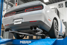 画像をギャラリービューアに読み込む, MBRP 15-16 Dodge Challenger 5.7L HEMI SS 3in Quad Split Rear Exit w/ Carbon Fiber Tips - T304