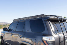 画像をギャラリービューアに読み込む, Go Rhino 10-23 Toyota 4Runner Ceros Low Profile Roof Rack - Tex. Blk