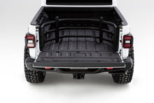 画像をギャラリービューアに読み込む, AMP Research 20-22 Jeep Gladiator (Does Not Work w/Tonneau Cvrs) BedXtender HD Sport - Black