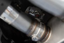 画像をギャラリービューアに読み込む, MBRP 18-20 Ford Mustang GT 5.0 w/ Quad Tip Active Exhaust Cat Back Split Rear T304 w/ Carb Fib Tips