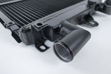 画像をギャラリービューアに読み込む, CSF Ferrari F355 High Performance All-Aluminum Radiator - Left