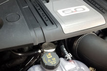 画像をギャラリービューアに読み込む, J&amp;L 2018-2023 Ford Mustang GT Passenger Side Oil Separator 3.0 - Clear Anodized