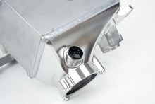 画像をギャラリービューアに読み込む, CSF BMW M2/M3/M4 S58 Comp &amp; Non-Comp (G8X) Charge-Air Cooler Manifold - Thermal Dispersion Black