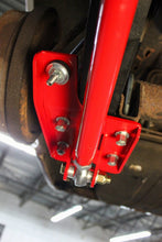 画像をギャラリービューアに読み込む, UMI Performance 70-81 GM F-Body Leaf Spring Traction Bars with Mounts