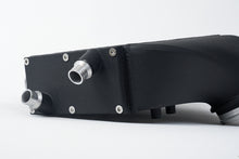 画像をギャラリービューアに読み込む, CSF 2014+ BMW M3/M4 (F8X) Top Mount Charge-Air-Cooler - Crinkle Black