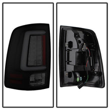 画像をギャラリービューアに読み込む, Spyder 13-14 Dodge Ram 1500 Light Bar LED Tail Lights - Black Smoke ALT-YD-DRAM13V2-LED-BSM