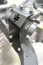 画像をギャラリービューアに読み込む, Ridetech 63-82 Chevy Corvette Power Steering Box Reinforcement