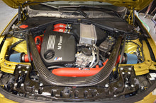 画像をギャラリービューアに読み込む, Injen 15-16 BMW M3(F80)/M4 (F82/83) 3.0L L6 Twin Turbo 2PC Aluminum Int. Charge Pipe - Wrinkle Black