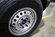 画像をギャラリービューアに読み込む, Mishimoto Aluminum Locking Lug Nuts M12x1.5 27pc Set Red