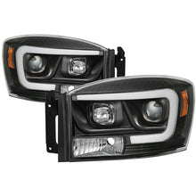 画像をギャラリービューアに読み込む, Spyder Dodge Ram 1500 06-08 V2 Projector Headlights - Light Bar DRL - Black (PRO-YD-DR06V2-LB-BK)