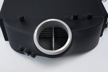画像をギャラリービューアに読み込む, CSF 2014+ BMW M3/M4 (F8X) Top Mount Charge-Air-Cooler - Crinkle Black