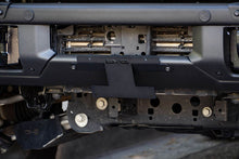 画像をギャラリービューアに読み込む, DV8 Offroad 21-22 Ford Bronco Factory Front Bumper Licence Relocation Bracket - Front