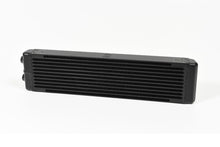 画像をギャラリービューアに読み込む, CSF Universal Dual-Pass Oil Cooler (RS Style) - M22 x 1.5 - 24in L x 5.75in H x 2.16in W