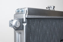 画像をギャラリービューアに読み込む, CSF 98-07 Toyota Land Cruiser / Lexus LX470 Heavy Duty All Aluminum Radiator