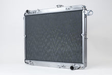 画像をギャラリービューアに読み込む, CSF 98-07 Toyota Land Cruiser / Lexus LX470 Heavy Duty All Aluminum Radiator