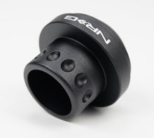 画像をギャラリービューアに読み込む, NRG Race Short Hub Datsun - Black