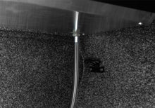 画像をギャラリービューアに読み込む, Roll-N-Lock 2021 Ford F-150 78.9in E-Series Retractable Tonneau Cover