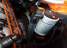 画像をギャラリービューアに読み込む, J&amp;L 2011-2017 Ford Mustang GT Driver Side Oil Separator 3.0 - Clear Anodized