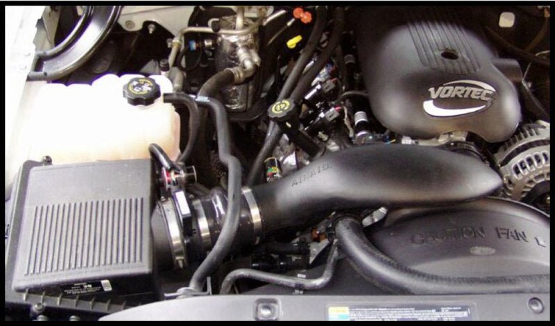 Airaid 99 - 04 Chevy / GMC / Cadillac 4.8/5.3/6.0L Airaid Jr Intake Kit - Dry / Red Media - R70オートパーツ【公式】