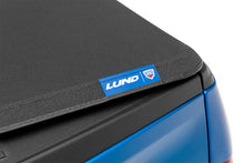 画像をギャラリービューアに読み込む, Lund 04-12 Chevy Colorado (5ft. Bed) Genesis Elite Tri-Fold Tonneau Cover - Black