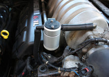 画像をギャラリービューアに読み込む, J&amp;L 05-10 Dodge Charger 6.1L Hemi Passenger Side Oil Separator 3.0 - Black Anodized