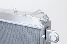 画像をギャラリービューアに読み込む, CSF 98-07 Toyota Land Cruiser / Lexus LX470 Heavy Duty All Aluminum Radiator