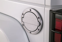 画像をギャラリービューアに読み込む, AMP Research 2007-2017 Jeep Wrangler JK 2/4 Door Fuel Door - Brushed