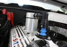 画像をギャラリービューアに読み込む, J&amp;L 07-14 Ford Mustang GT500 Passenger Side Oil Separator 3.0 - Clear Anodized