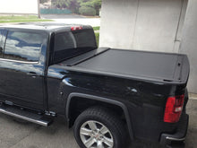 画像をギャラリービューアに読み込む, Roll-N-Lock 15-18 Chevy Colorado/Canyon LB 71-1/2in M-Series Retractable Tonneau Cover