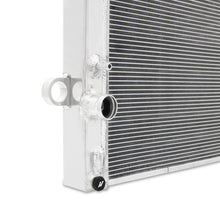 画像をギャラリービューアに読み込む, Mishimoto 05-15 Toyota Tacoma 4.0L Performance Aluminum Radiator