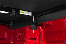 画像をギャラリービューアに読み込む, Tonno Pro 15-19 Chevy Colorado 6ft Fleetside Hard Fold Tonneau Cover
