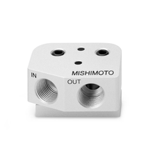 画像をギャラリービューアに読み込む, Mishimoto 04-06 Pontiac GTO 5.7L/6.0L Oil Cooler Kit - Black