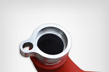 画像をギャラリービューアに読み込む, Injen 15-16 BMW M3(F80)/M4 (F82/83) 3.0L L6 Twin Turbo 2PC Aluminum Int. Charge Pipe - Wrinkle Red