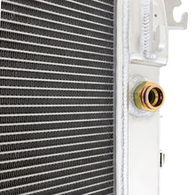 画像をギャラリービューアに読み込む, Mishimoto 17-19 Chevrolet/GMC 6.6 L5p Duramax Radiator