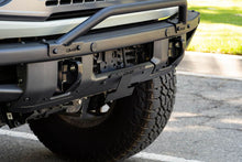 画像をギャラリービューアに読み込む, DV8 Offroad 21-22 Ford Bronco Factory Front Bumper Licence Relocation Bracket - Front